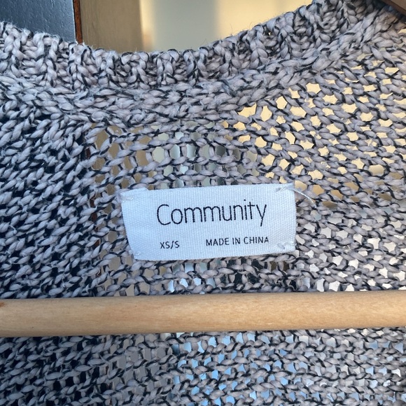 Aritzia Community short sleeve cardigan size Xs/s - Picture 2 of 5